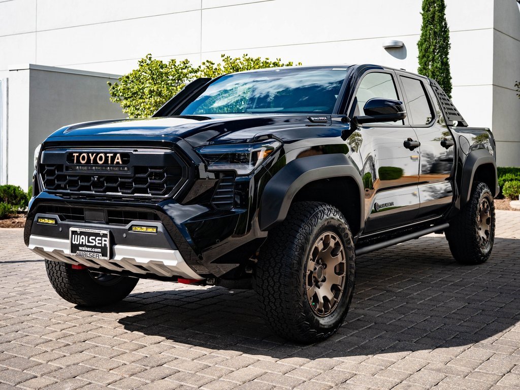2025 Toyota Tacoma Trailhunter's photo