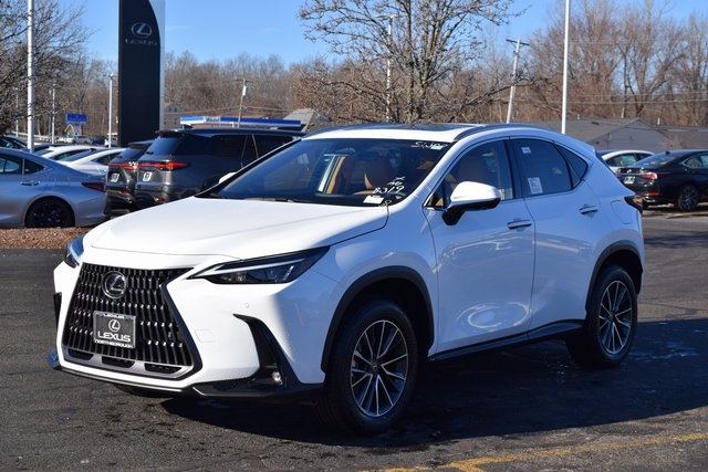 2026 Lexus NX PHEV 450h+'s photo