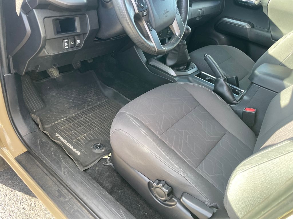 2019 Toyota Tacoma TRD Sport photo 30