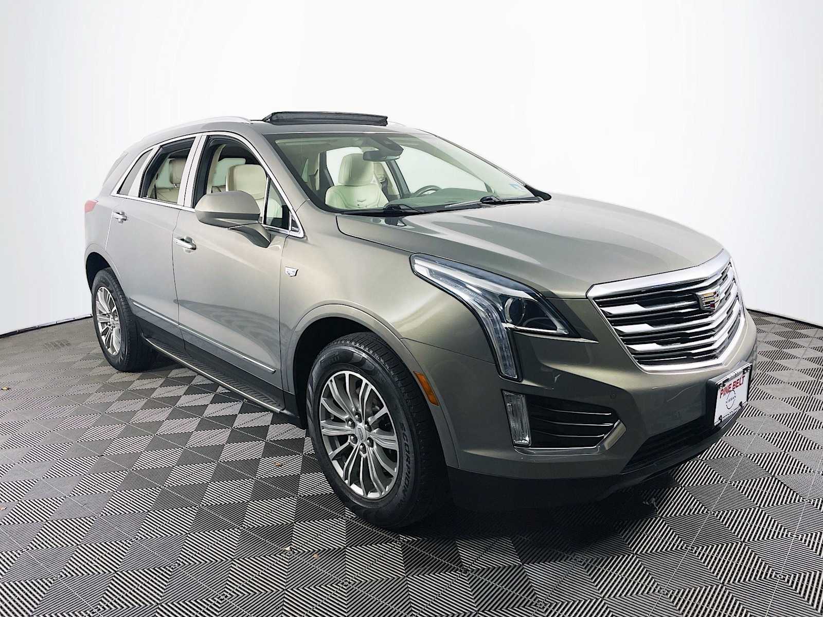 2018 Cadillac XT5 Luxury photo 3