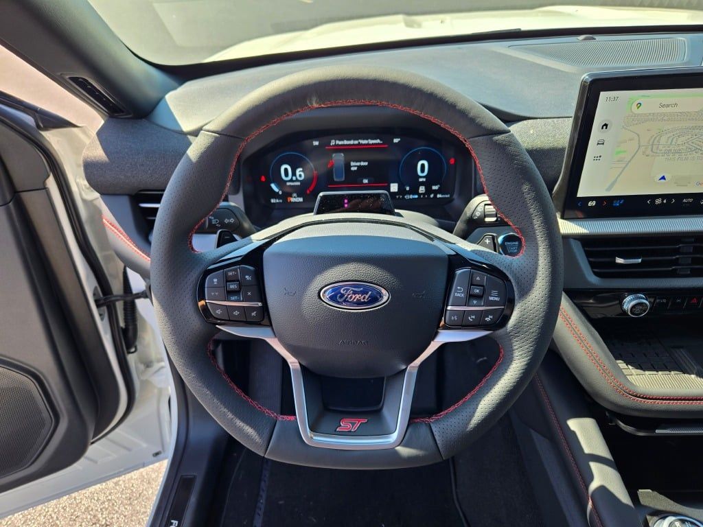 2025 Ford Explorer ST photo 33