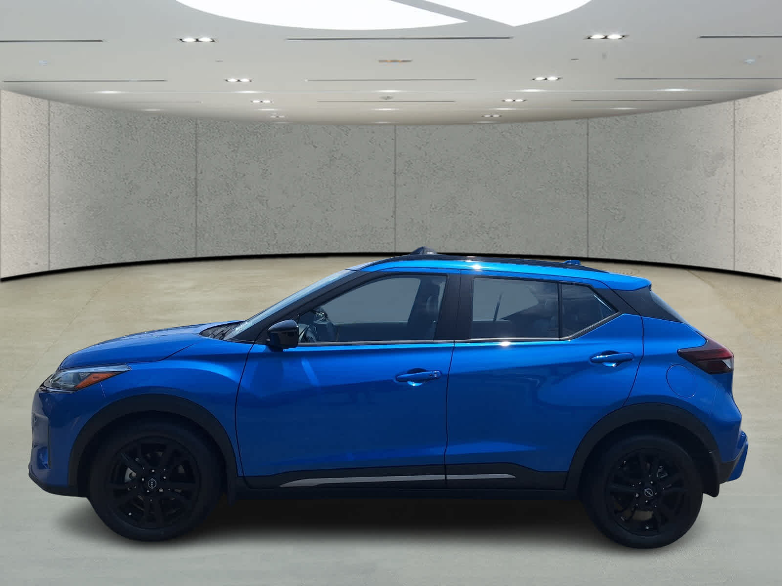 2023 Nissan Kicks SR photo 2