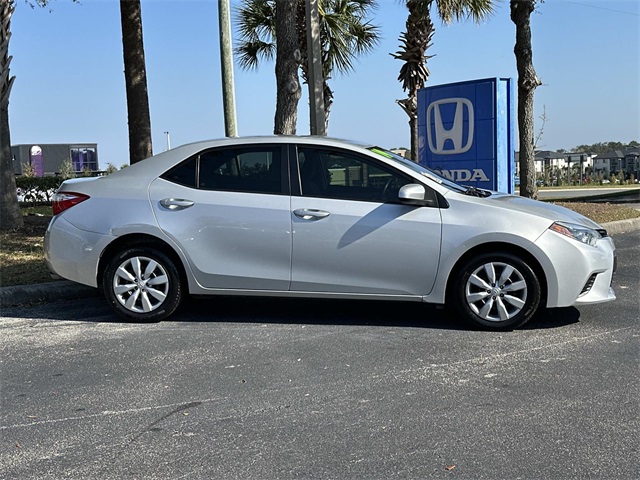 2014 Toyota Corolla LE photo 2