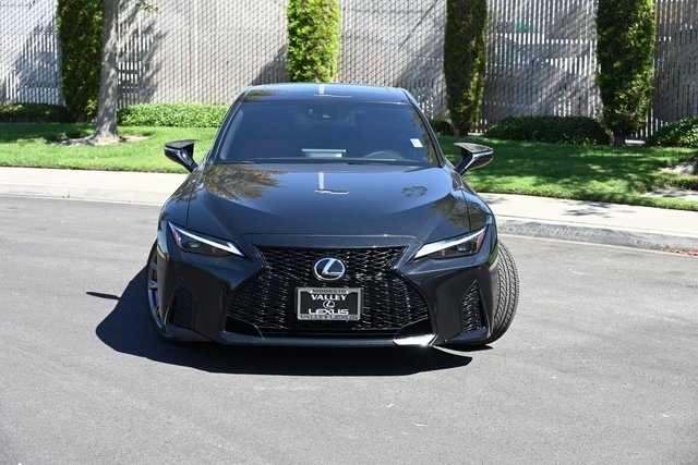2022 Lexus IS 350 F SPORT photo 2