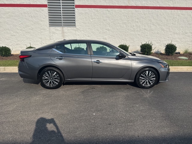 2024 Nissan Altima 2.5 SV photo 3
