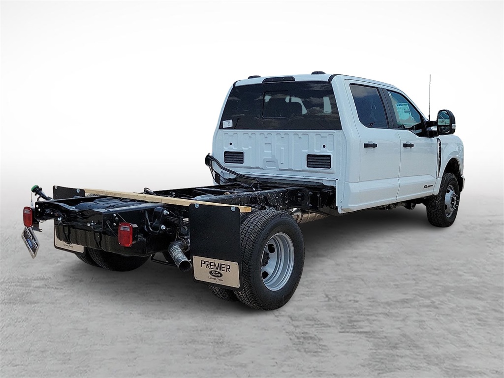 2025 Ford F-350 photo 11