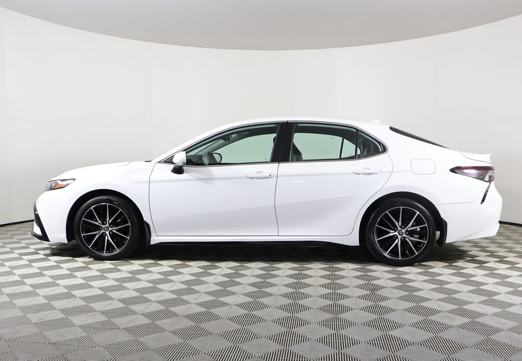2023 Toyota Camry SE photo 2