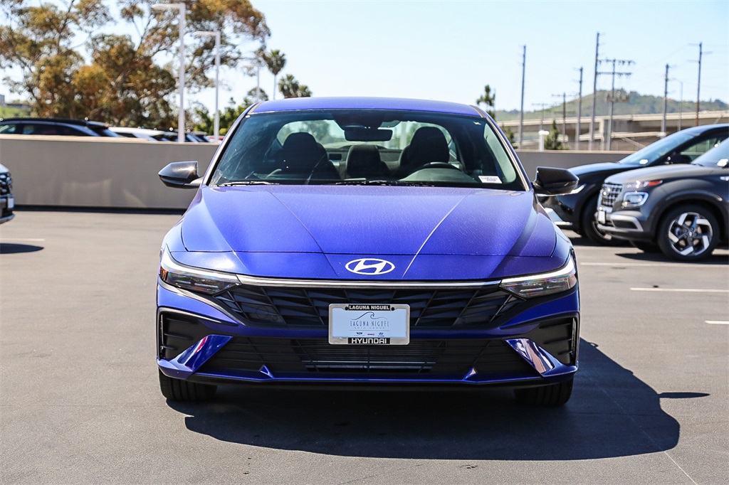 2025 Hyundai Elantra SEL Sport photo 2