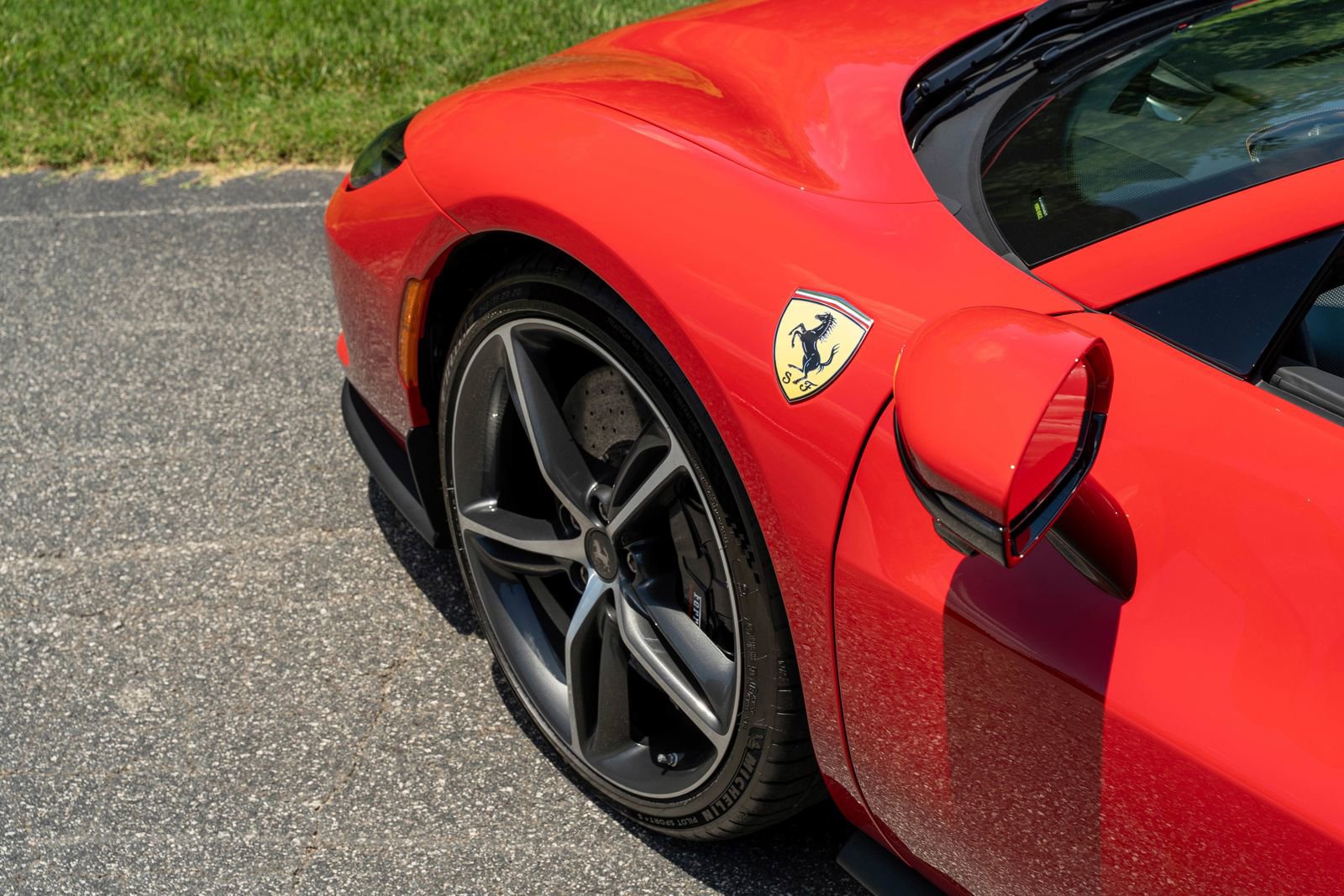 2024 Ferrari 296 GTS Base photo 12