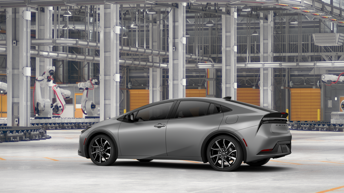 2026 Toyota Prius Plug-in Hybrid XSE photo 5