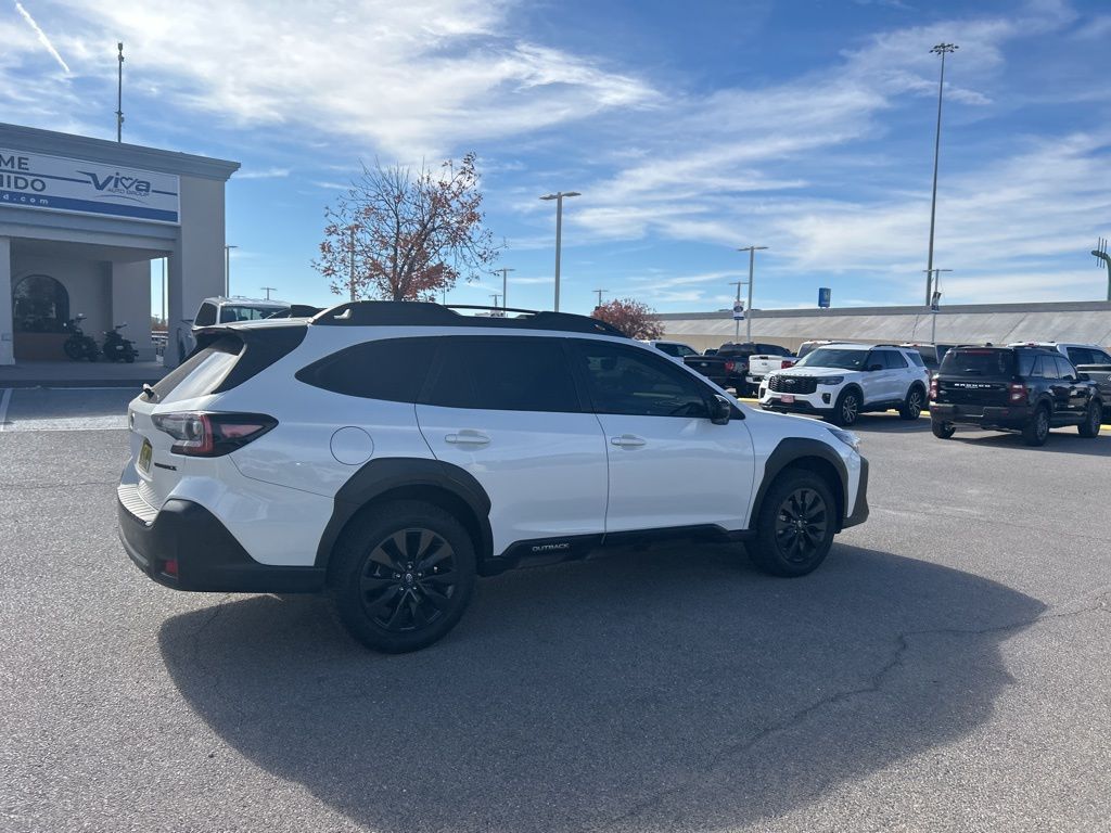 2023 Subaru Outback Onyx Edition photo 3