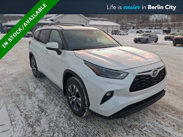 2026 Toyota Highlander XLE's photo