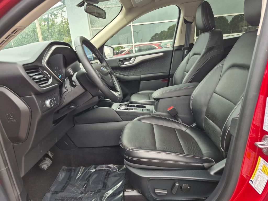 2020 Ford Escape SEL photo 2