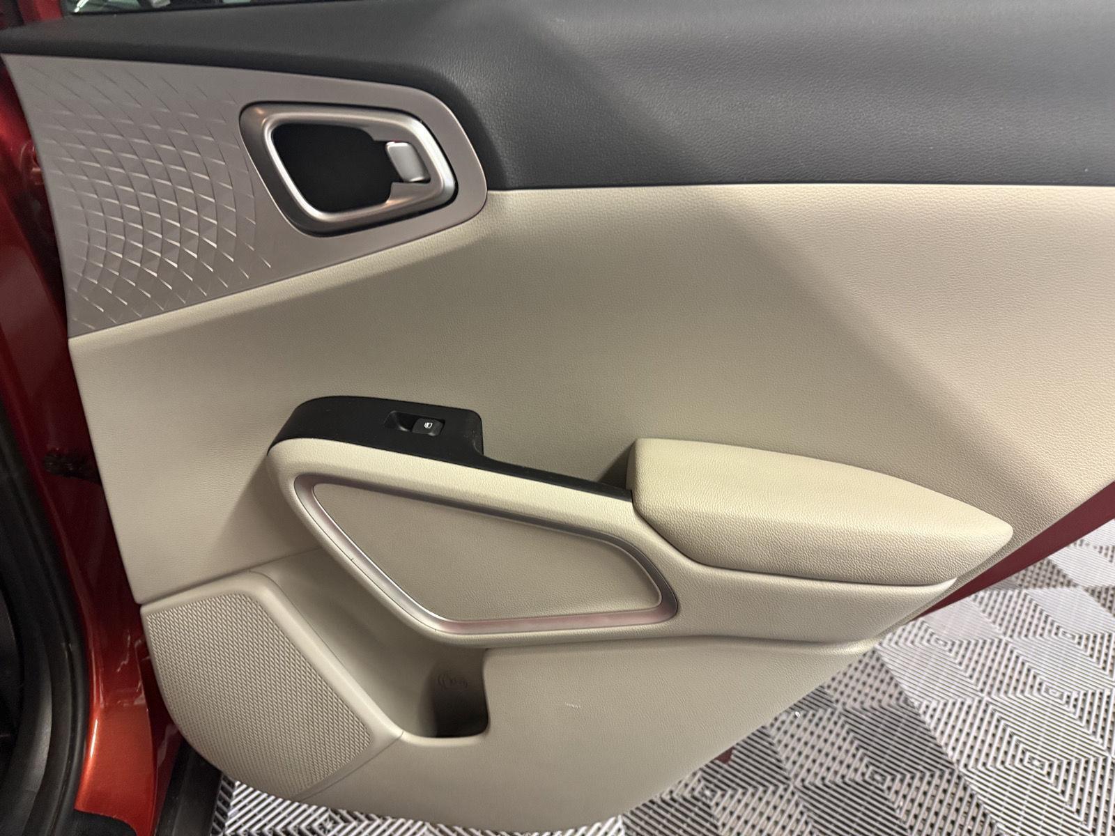 2023 Kia Soul LX photo 8