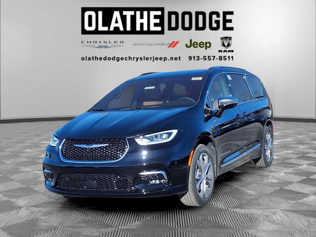 2026 Chrysler Pacifica Pinnacle's photo