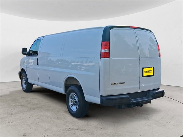 2025 Chevrolet Express Cargo 2500 photo 3