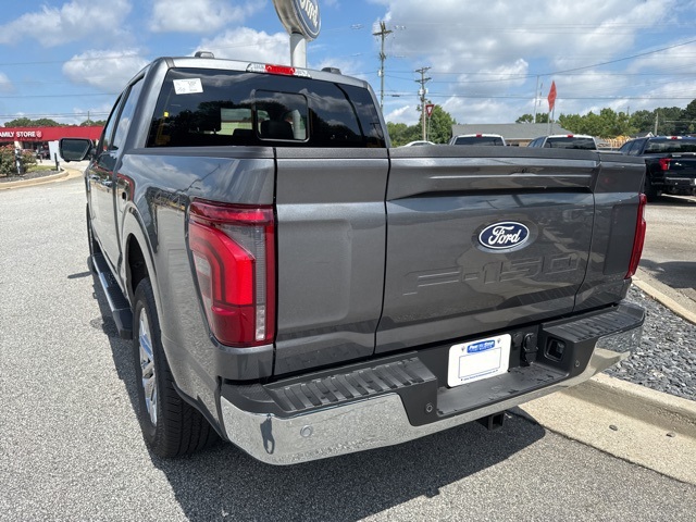 2025 Ford F-150 Lariat photo 8