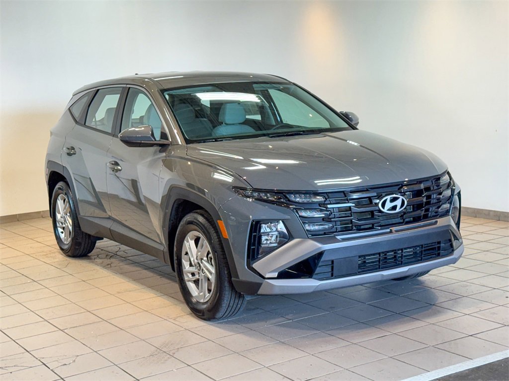 2025 Hyundai Tucson SE photo 3