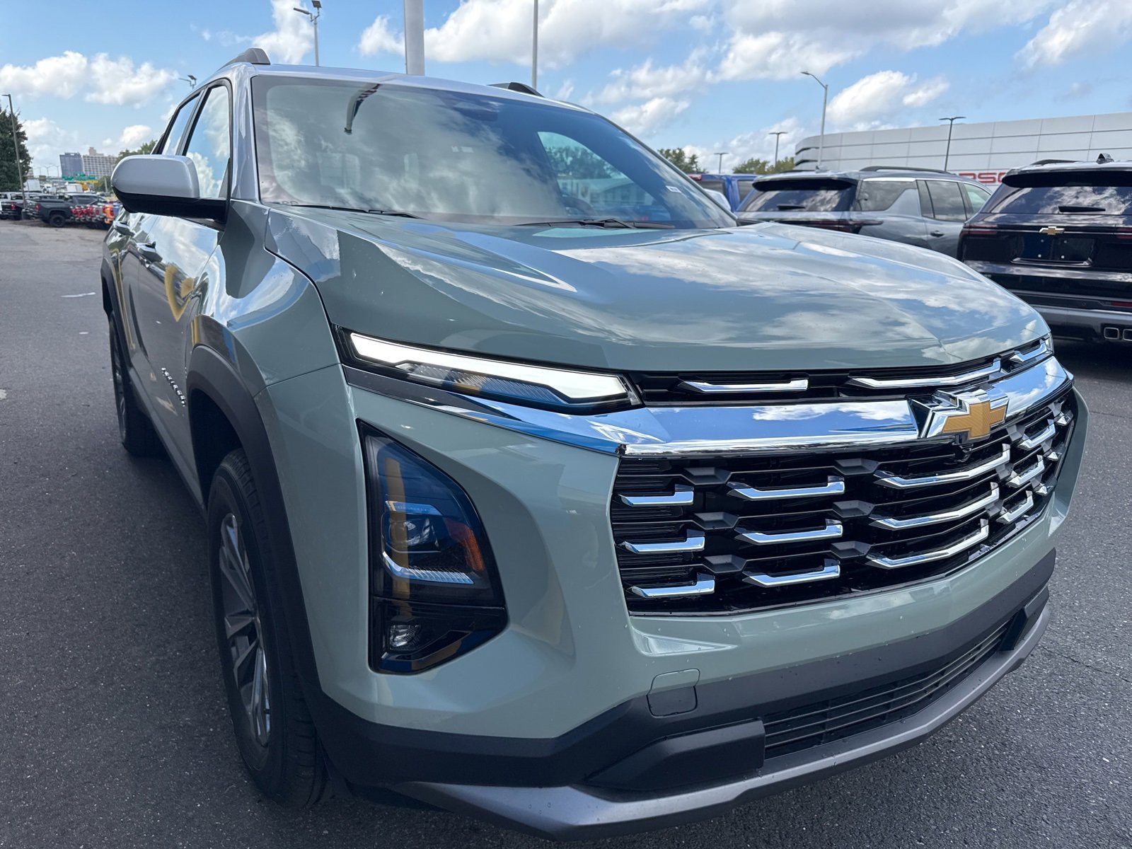 2026 Chevrolet Equinox LT photo 2