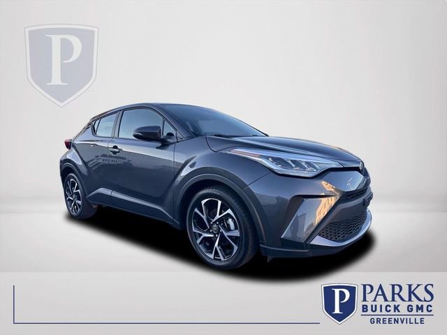 2022 Toyota C-HR XLE's photo