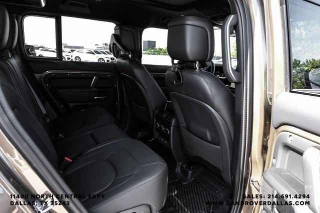 2025 Land Rover Defender 110 X-Dynamic SE photo 33