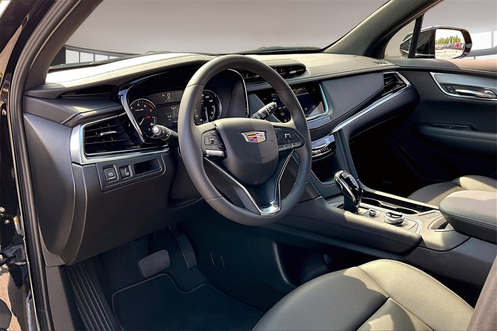 2025 Cadillac XT6 Luxury photo 4