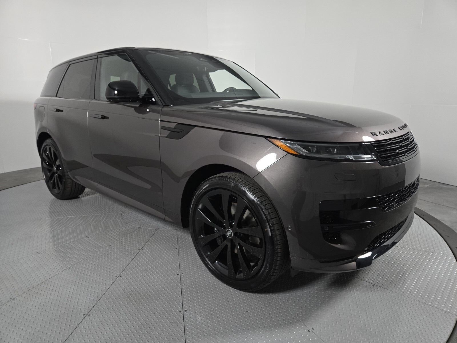 2025 Land Rover Range Rover Sport SE photo 12