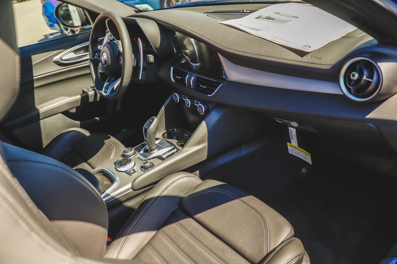 2025 Alfa Romeo Giulia Base photo 15