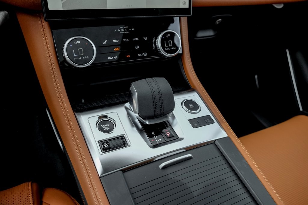 2026 Jaguar F-PACE P250 R-Dynamic S photo 10