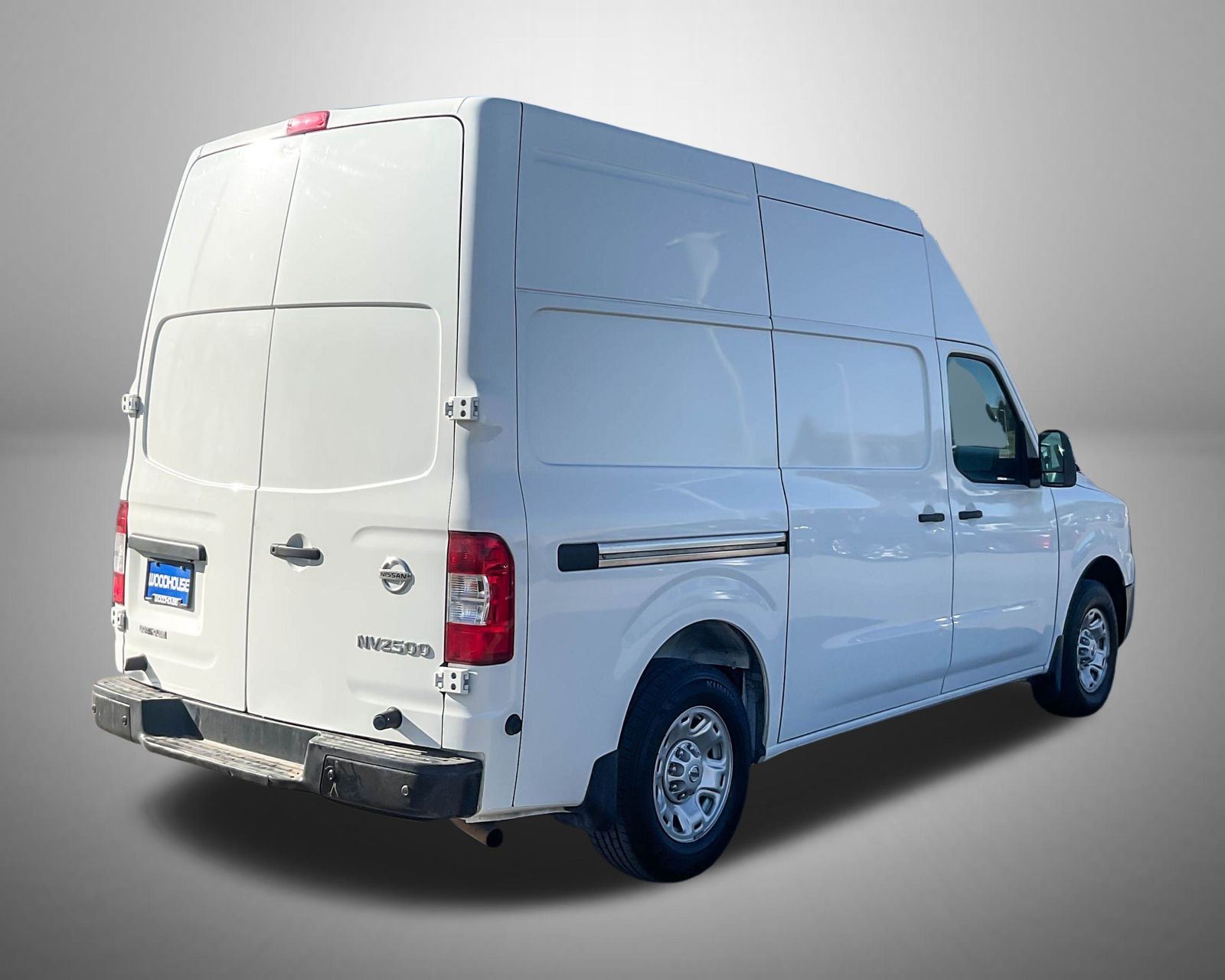 2021 Nissan NV2500 HD SV photo 3