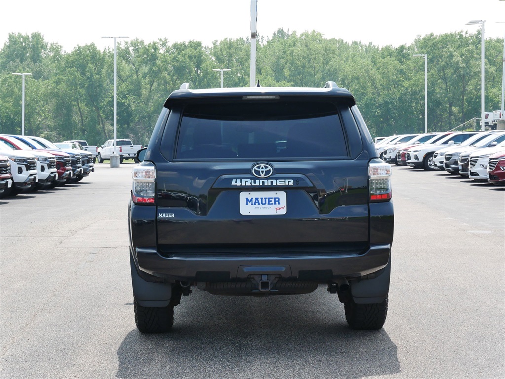 2020 Toyota 4Runner SR5 photo 6