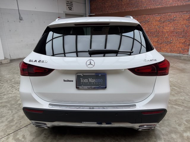 2025 Mercedes Benz GLA 250 4MATIC photo 3