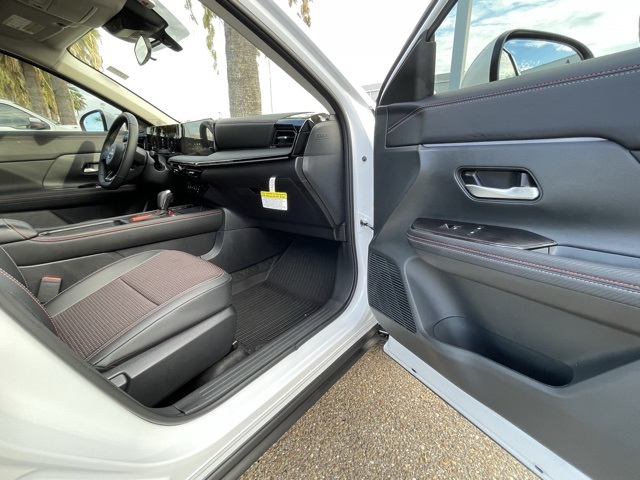 2025 Nissan Kicks SR photo 20