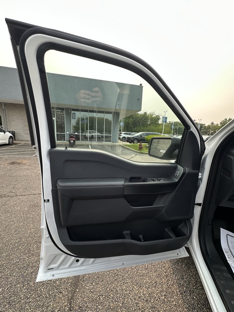 2025 Ford F-150 STX photo 5