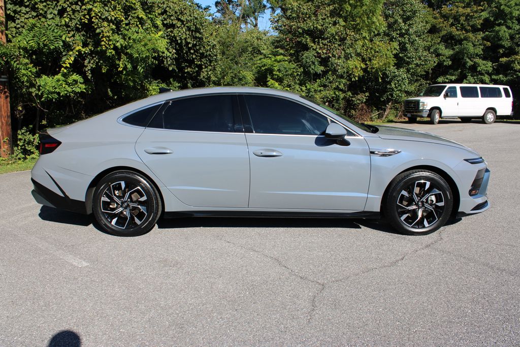 2024 Hyundai Sonata SEL photo 10