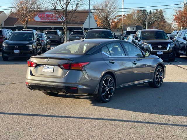 2025 Nissan Altima 2.5 SR photo 4