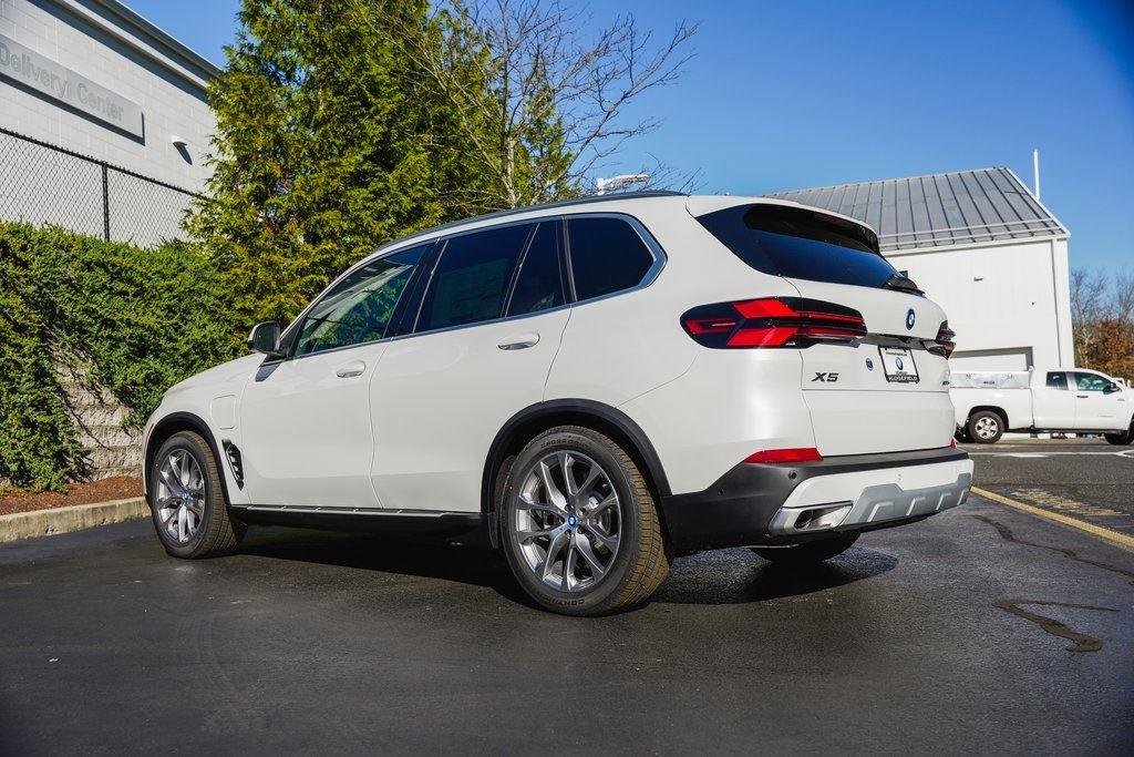 New 2025 Mineral White Metallic BMW xDrive50e image 9