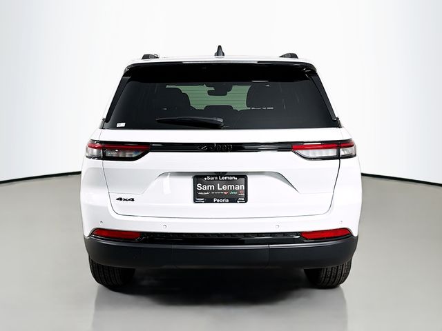 2025 Jeep Grand Cherokee Altitude photo 4