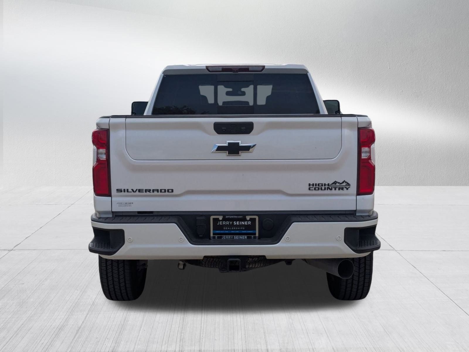 2022 Chevrolet Silverado 3500HD High Country photo 3