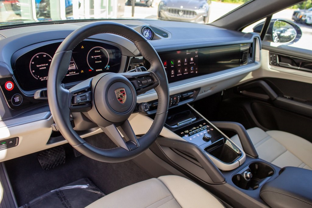 2024 Porsche Cayenne Coupe Base photo 11