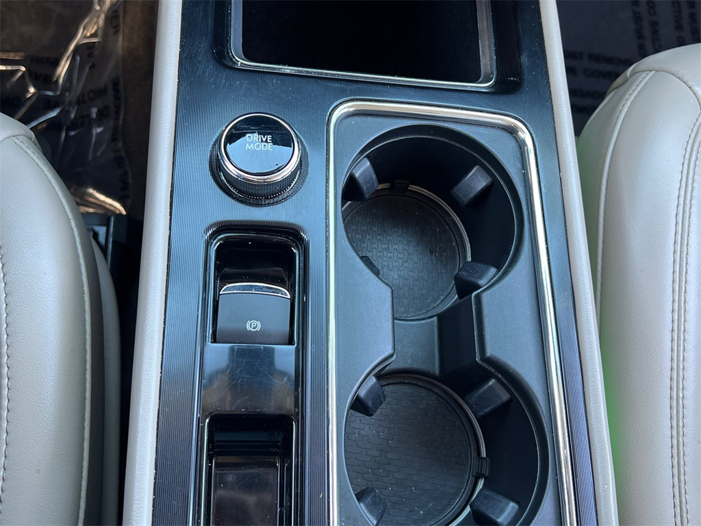 2021 Lincoln Corsair Standard photo 25