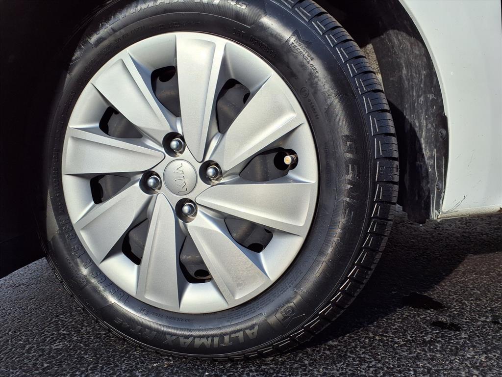 2020 Kia Rio LX photo 24