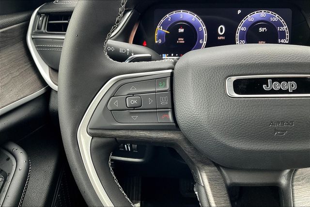 2025 Jeep Grand Cherokee Limited photo 14