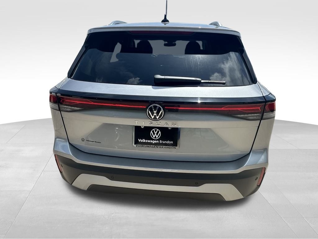 2025 Volkswagen Tiguan S photo 4