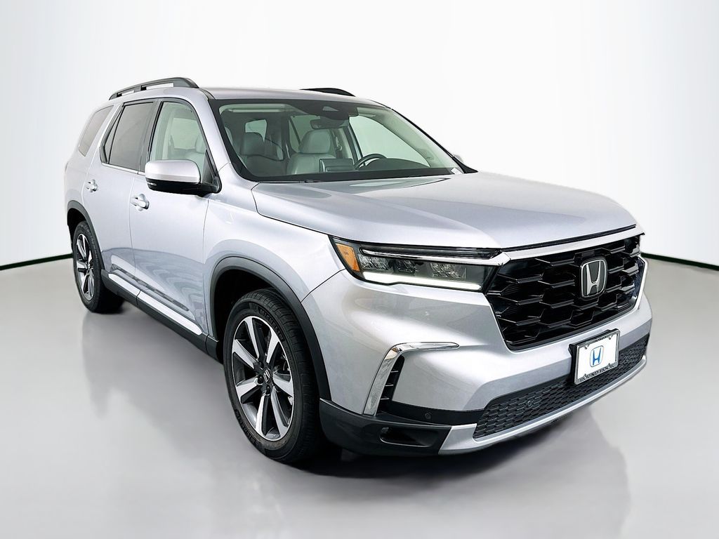 2023 Honda Pilot Touring photo 3