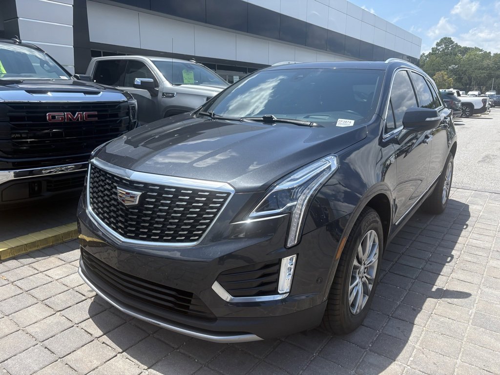 2021 Cadillac XT5 Premium Luxury photo 2
