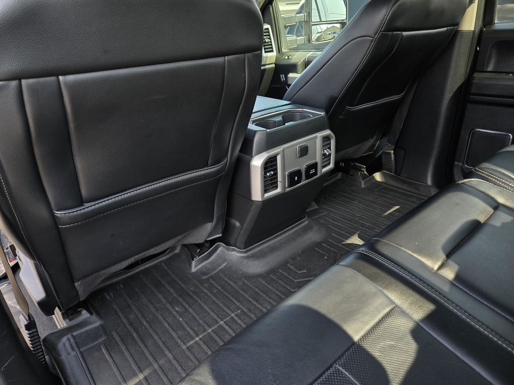 2020 Ford F-250 Lariat photo 29