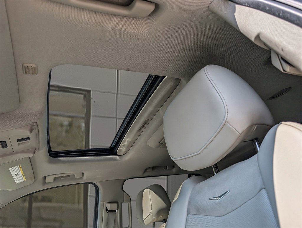 2015 Cadillac Escalade Luxury photo 13