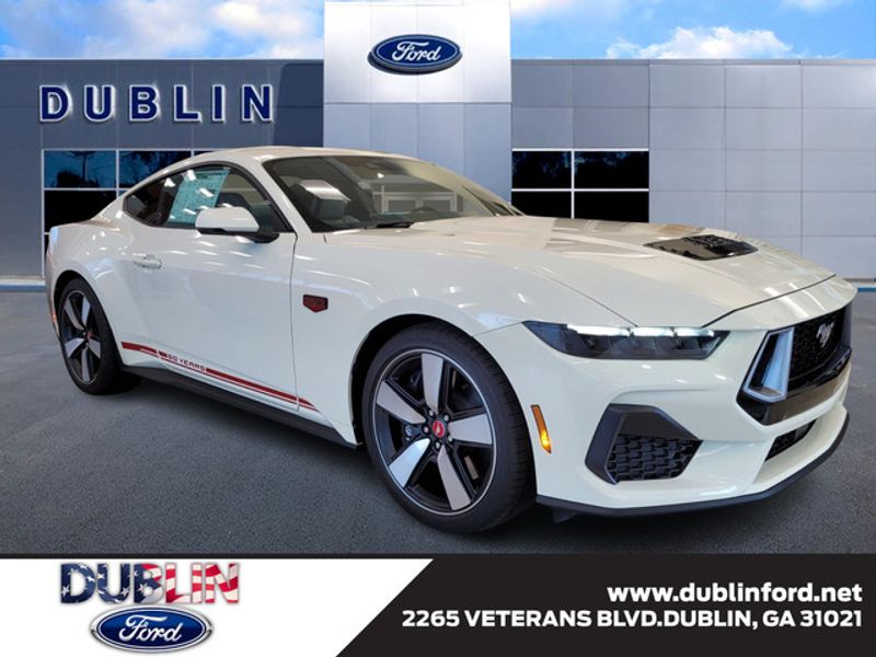 2025 Ford Mustang GT Premium's photo