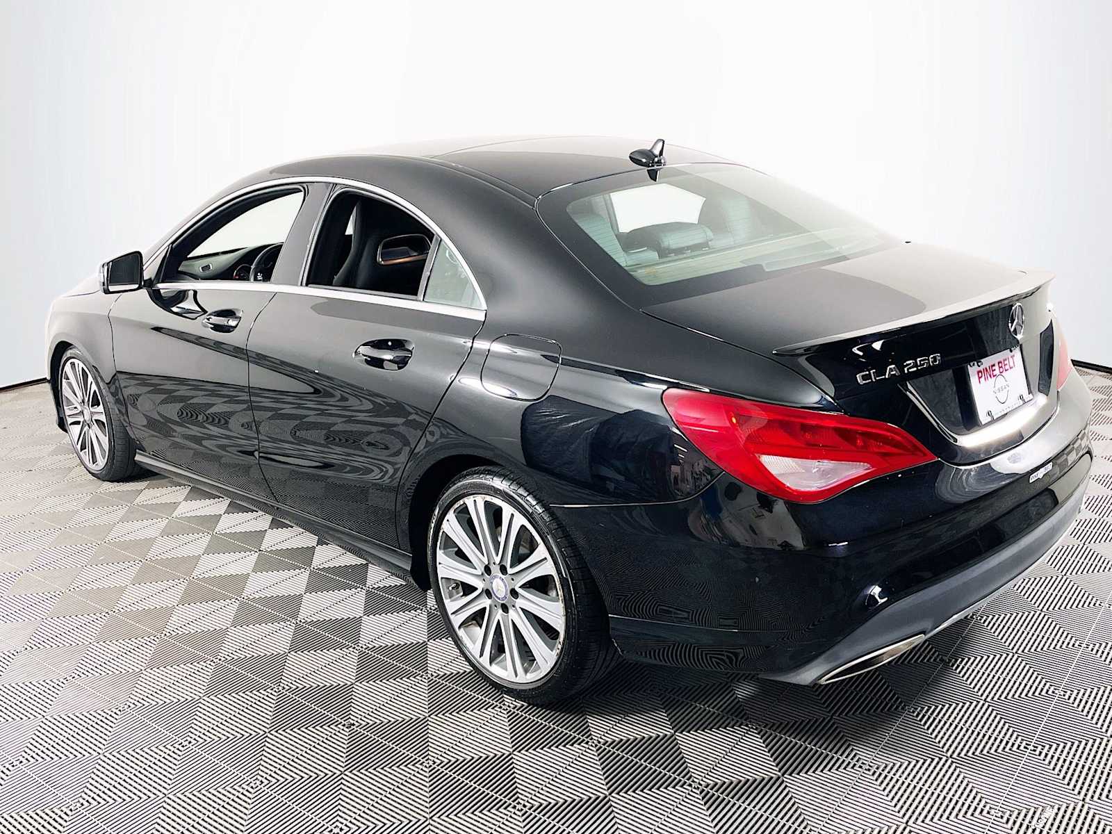 2018 Mercedes Benz CLA 250 4MATIC photo 6